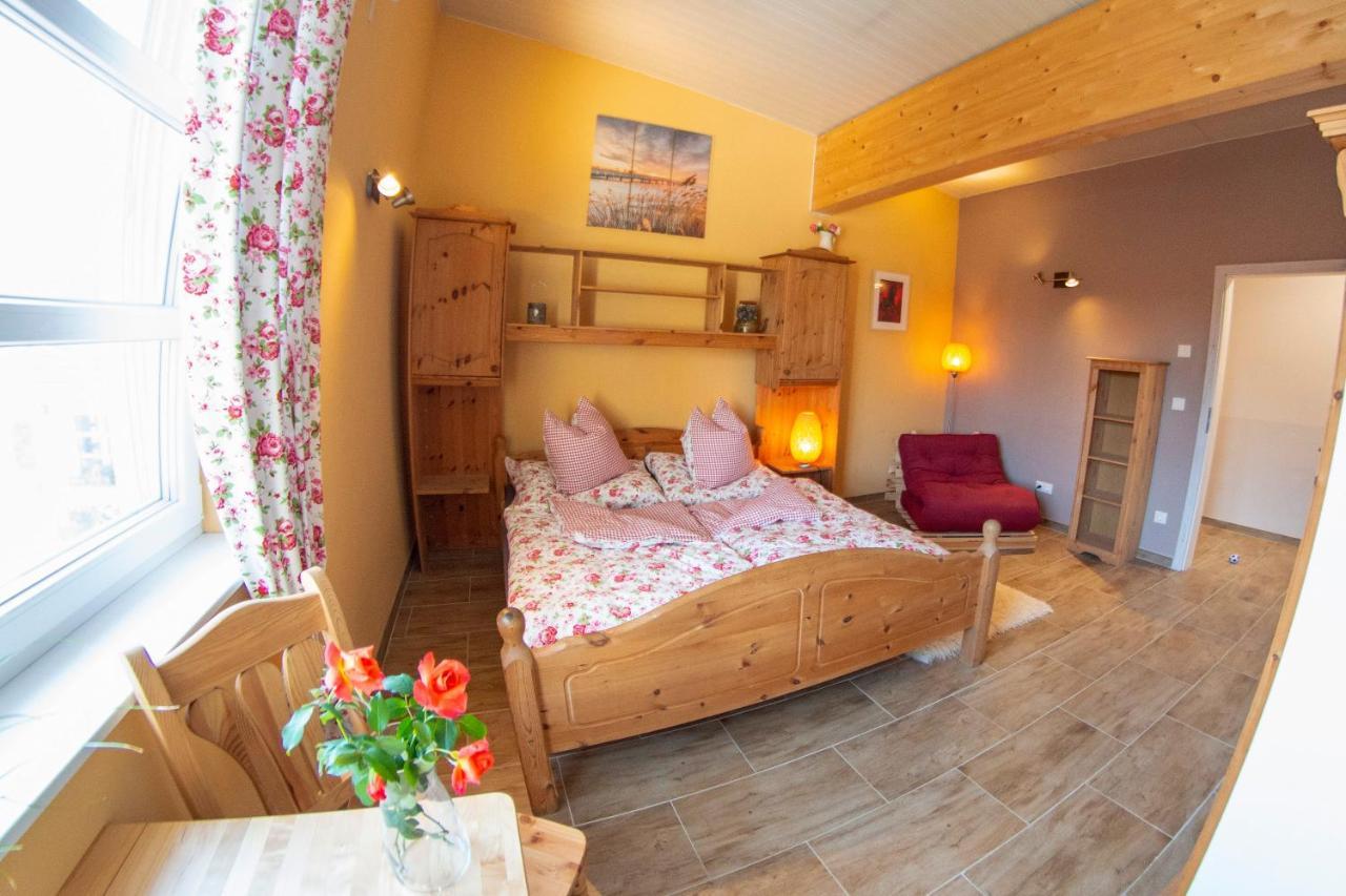 Ranchzimmer Am Hippo-Campus Reit- Und Therapiezentrum Deutsch Haslau 外观 照片